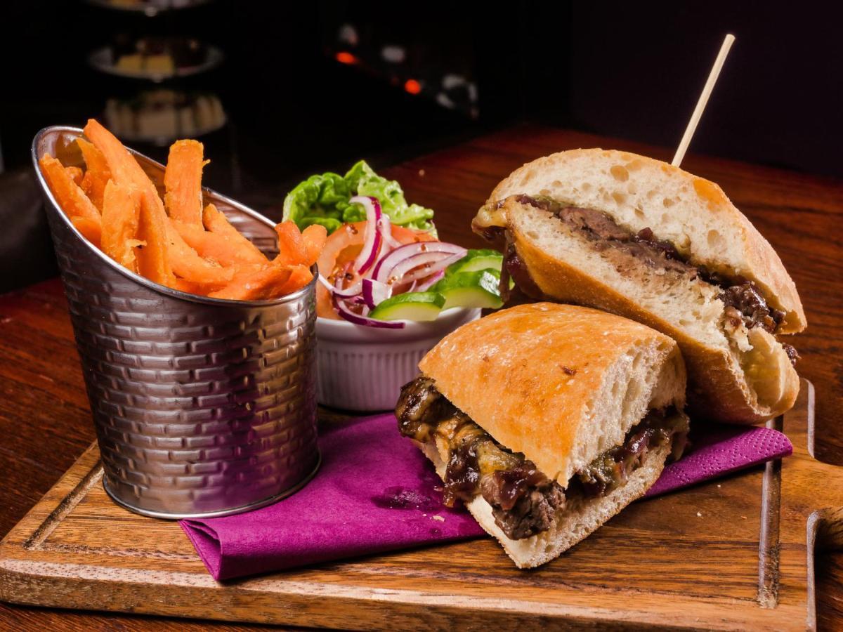 Burnley North Oaks Hotel And Leisure Club Екстер'єр фото