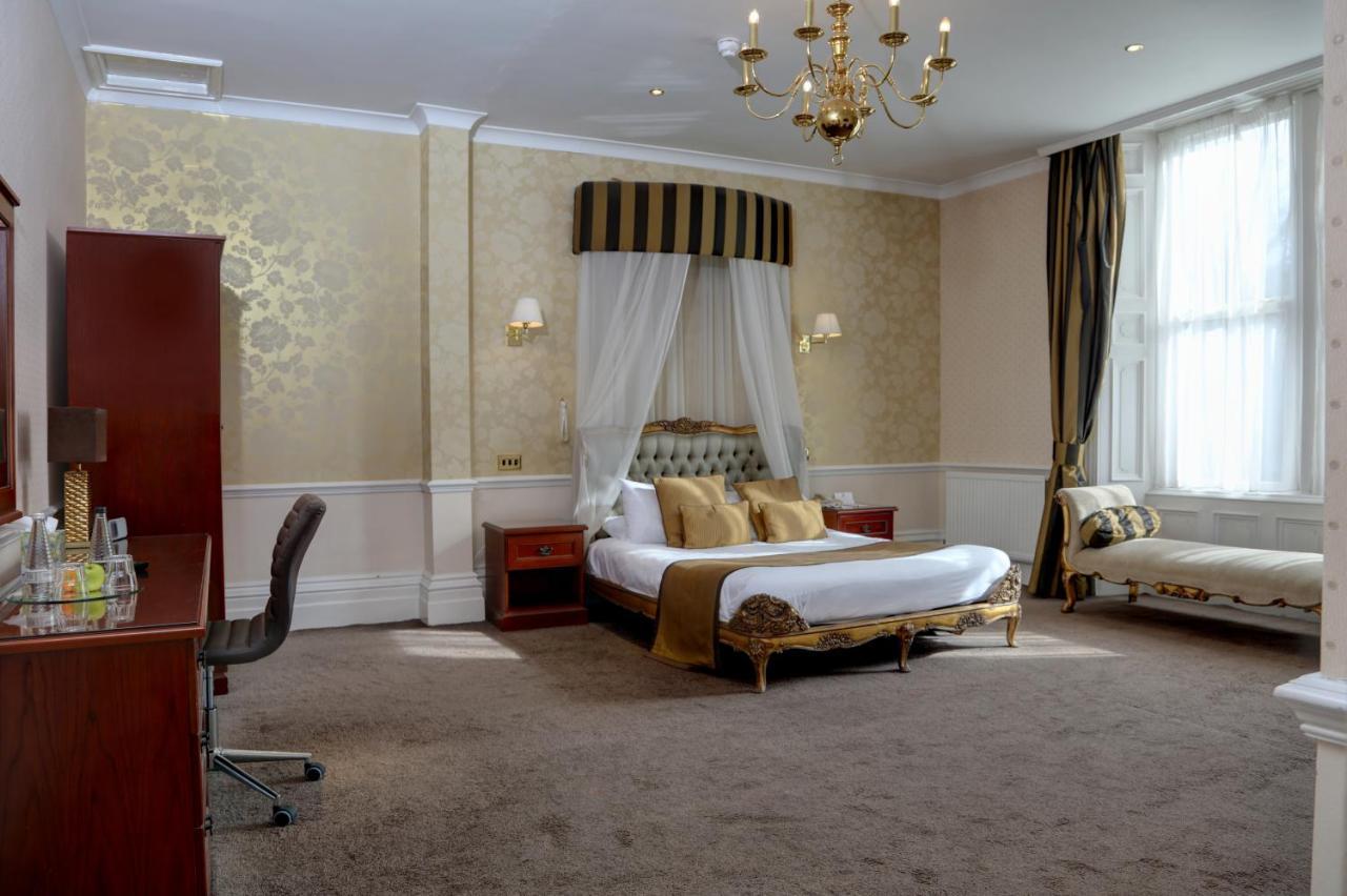 Burnley North Oaks Hotel And Leisure Club Екстер'єр фото