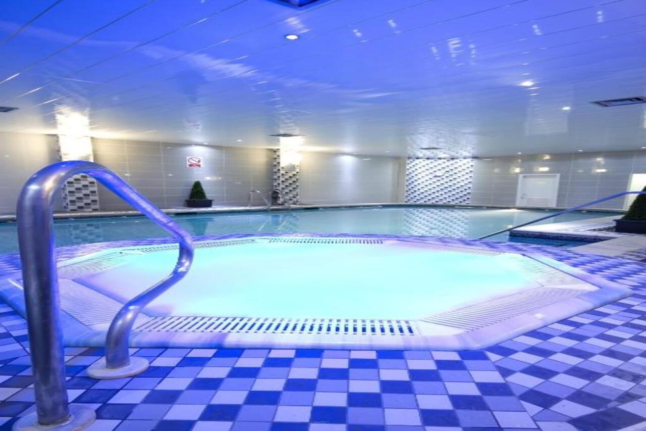 Burnley North Oaks Hotel And Leisure Club Екстер'єр фото