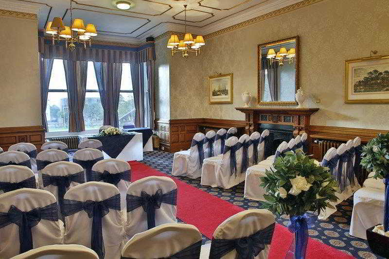 Burnley North Oaks Hotel And Leisure Club Екстер'єр фото