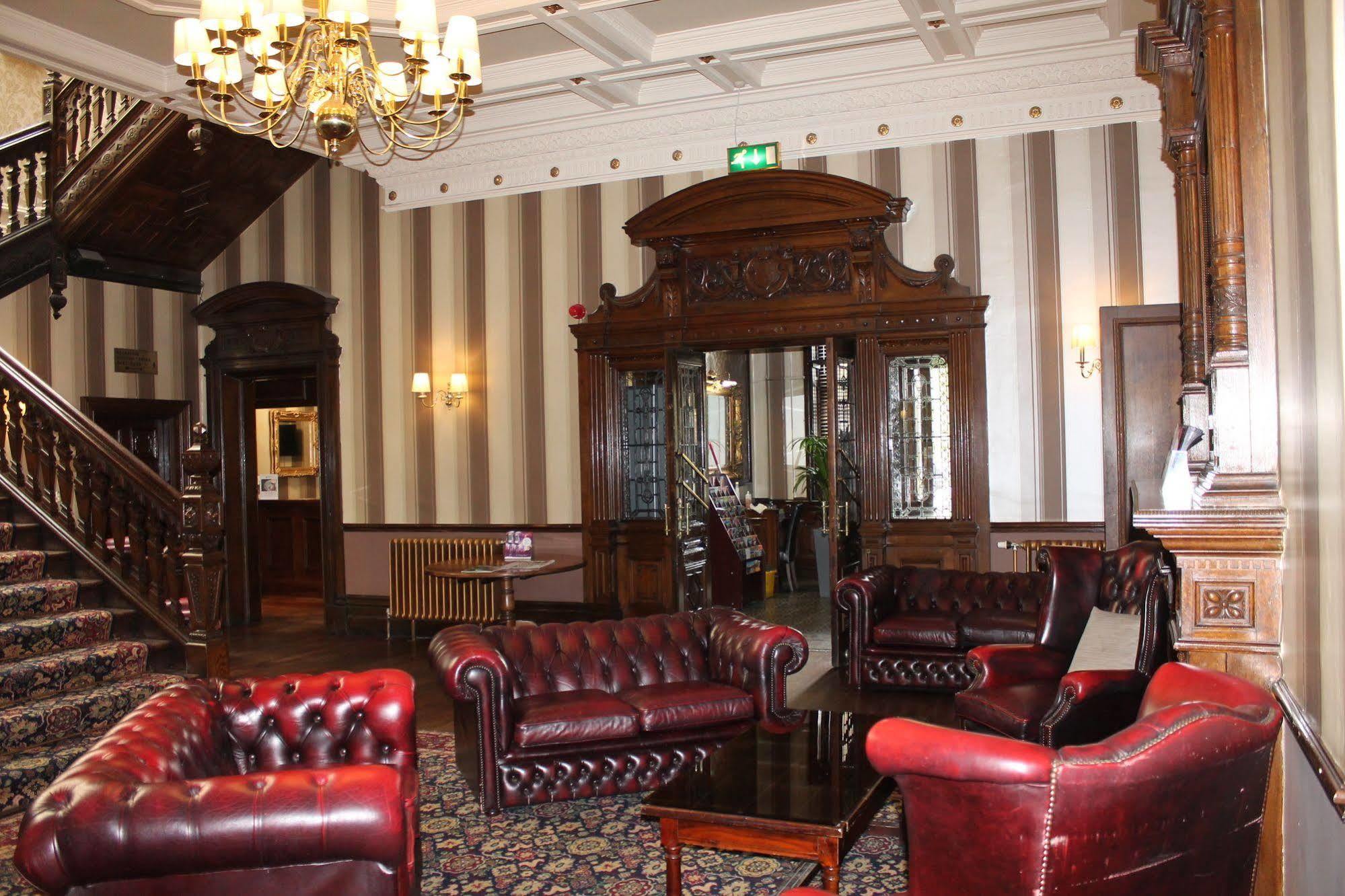 Burnley North Oaks Hotel And Leisure Club Екстер'єр фото