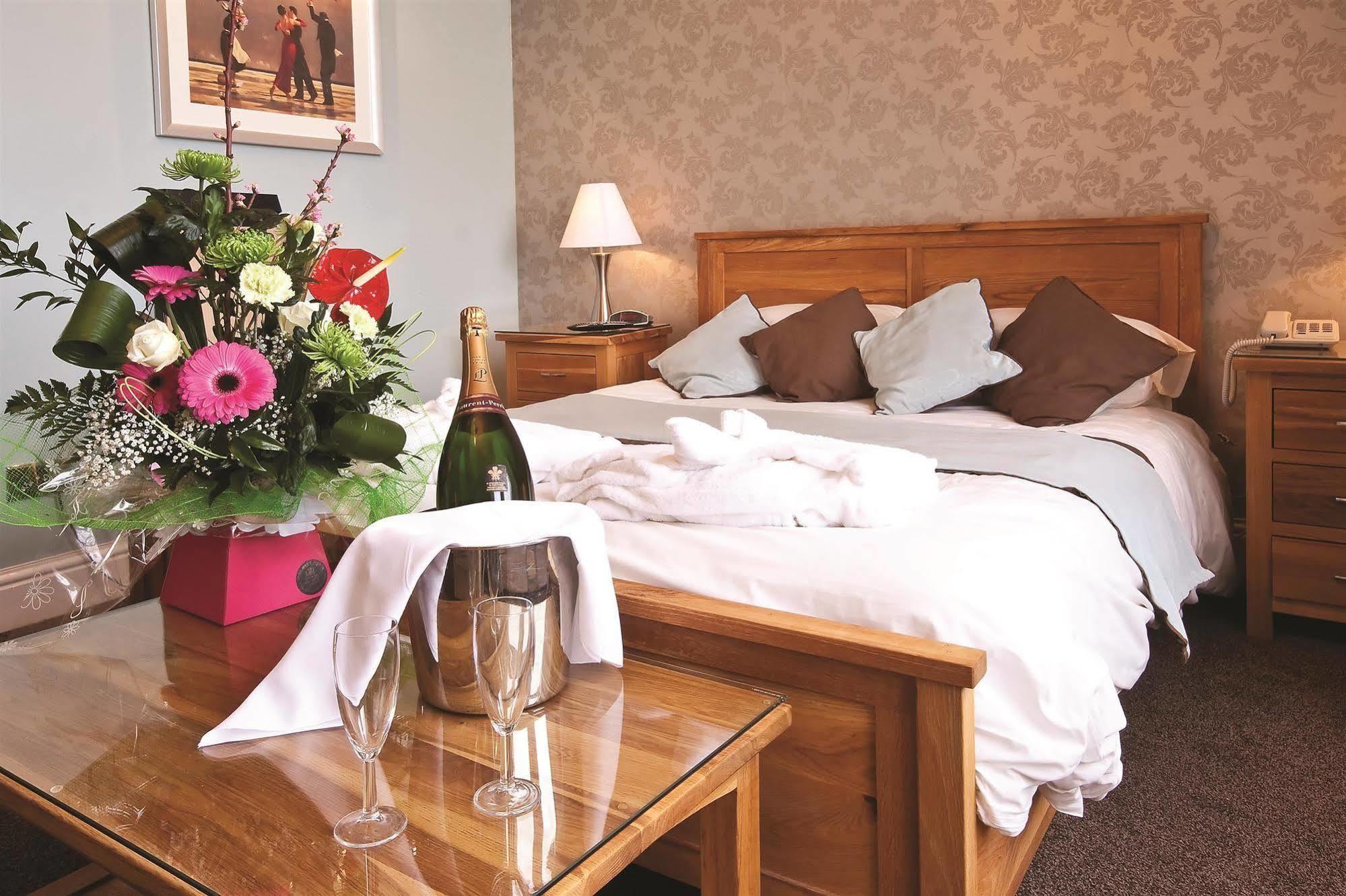 Burnley North Oaks Hotel And Leisure Club Номер фото